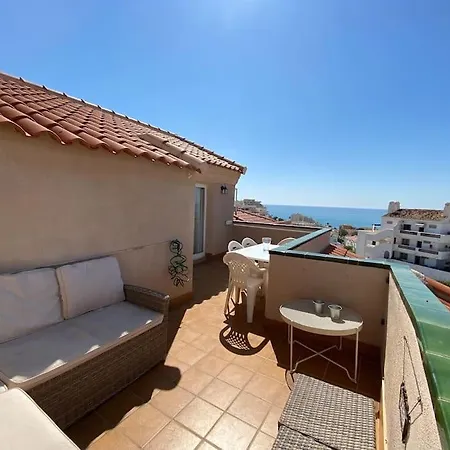 Apartment 3 Bedroom Penthouse Close By Parque De La Paloma *