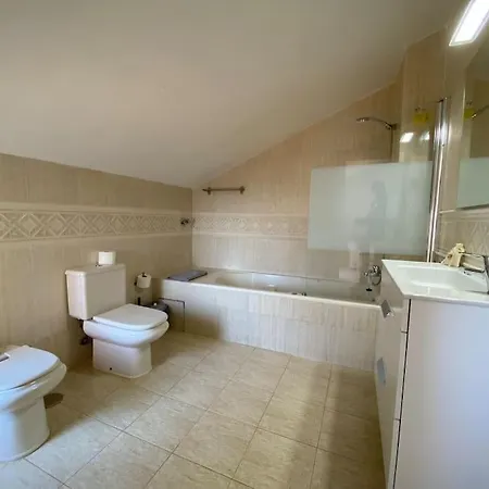 3 Bedroom Penthouse Close By Parque De La Paloma Apartment *
